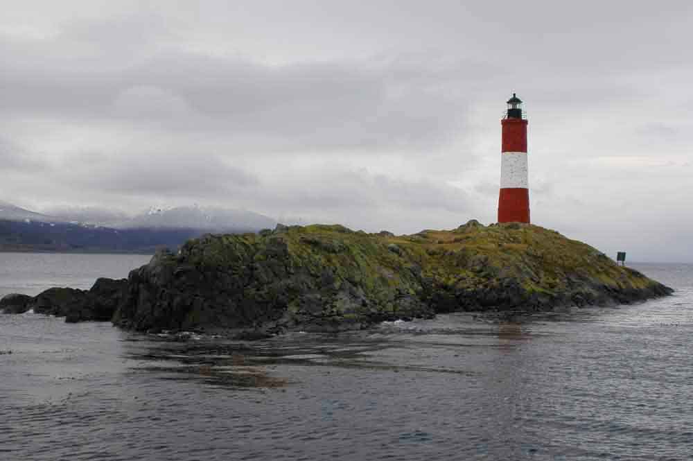 Argentina 073 - canal de Beagle - faro Les Eclaireurs.jpg